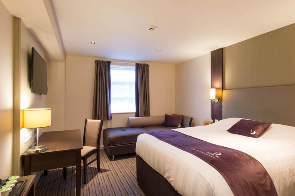 Premier Inn Falkirk - Larbert Extérieur photo