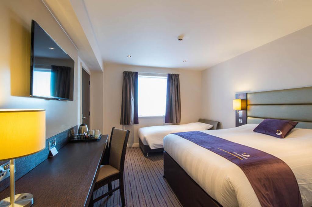 Premier Inn Falkirk - Larbert Extérieur photo